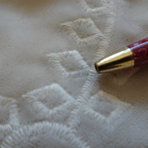 John Mark Velvet Tunic Top Women's Size M Ivory Embroidered Loose Fit - Picture 14 of 14